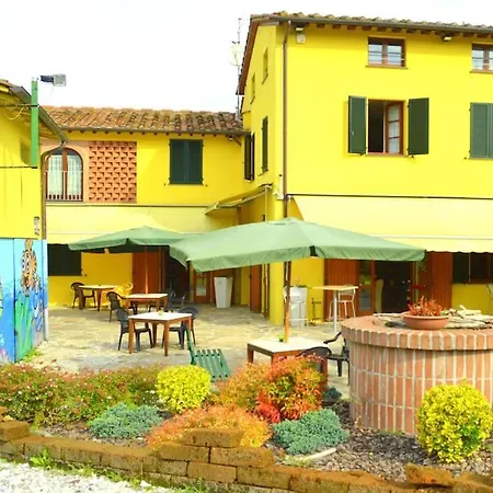 Countryside Flat, Corte Del Barone. Breakfast In. Capannori